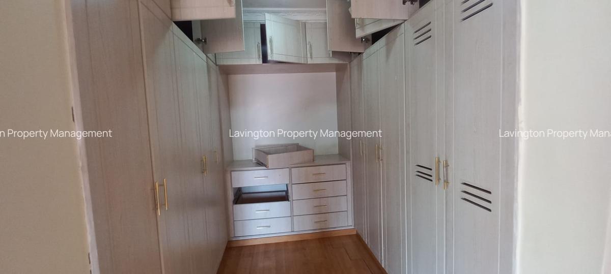 5 Bed Townhouse with En Suite at Lavington Green - 9