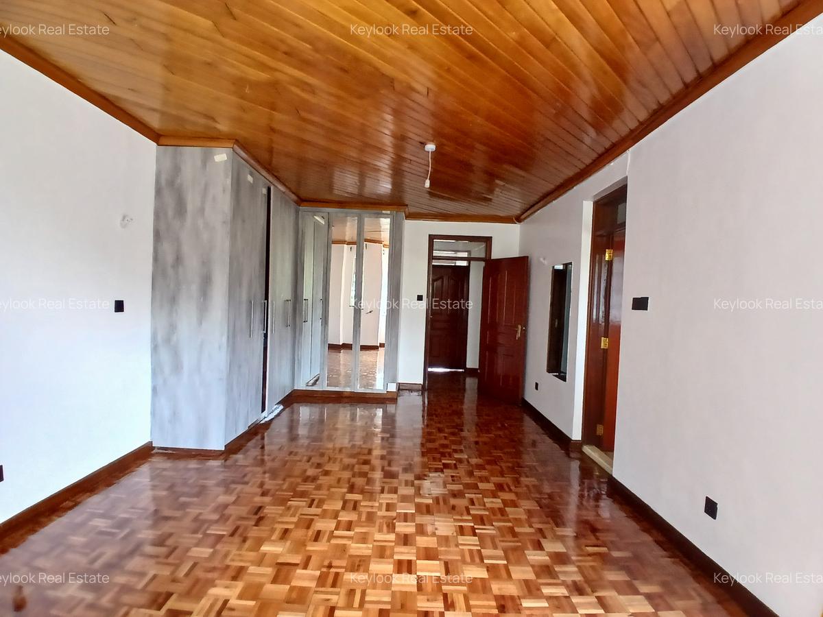 4 Bed Townhouse with En Suite at Lavington - 12
