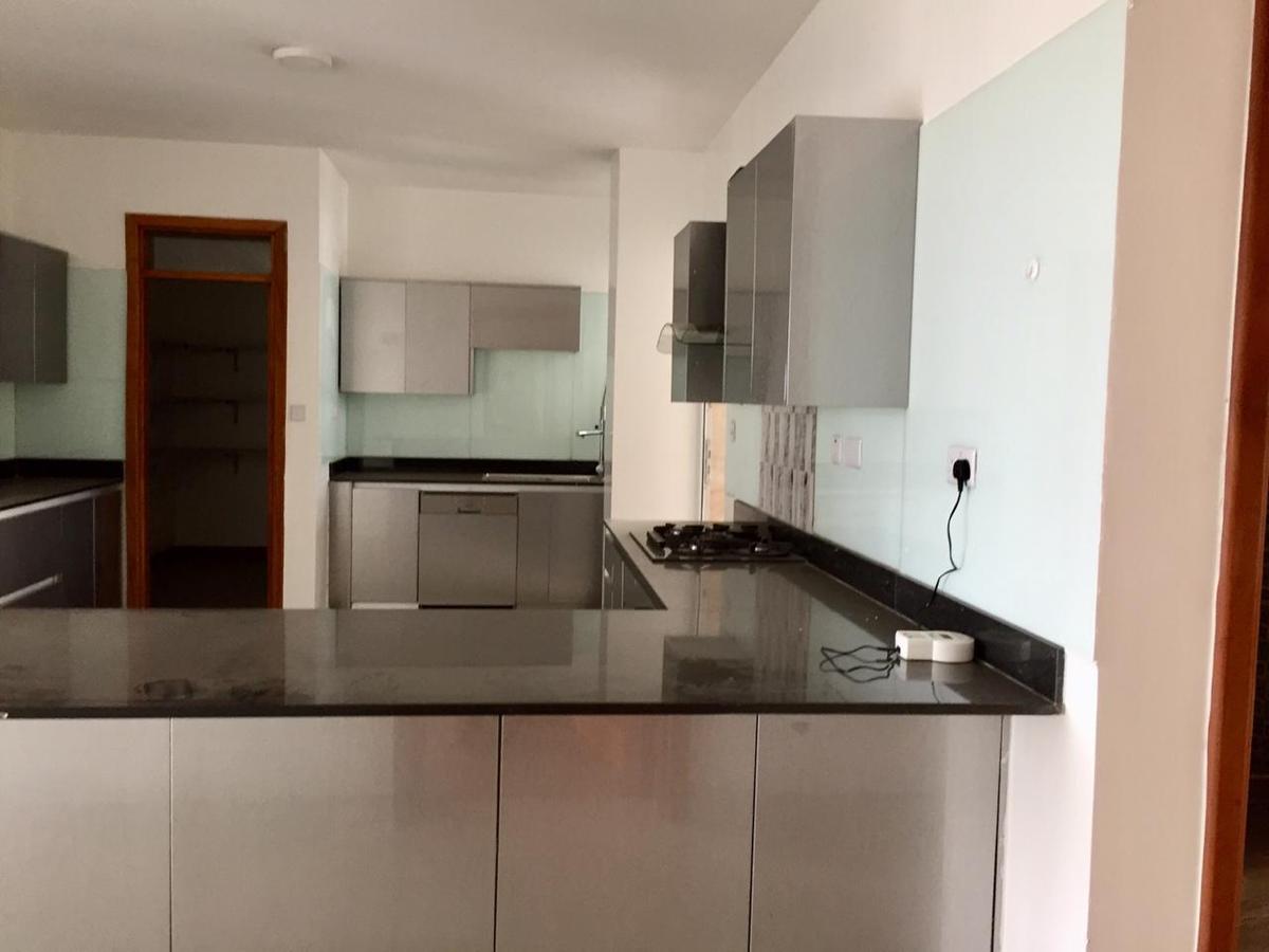 4 Bed Apartment with En Suite in General Mathenge - 14