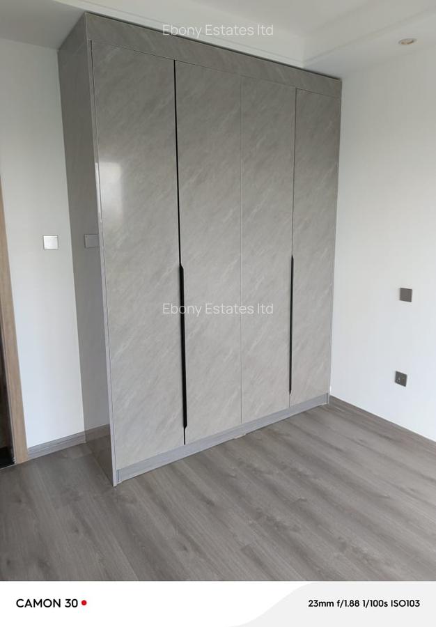 3 Bed Apartment with En Suite in Riverside - 4