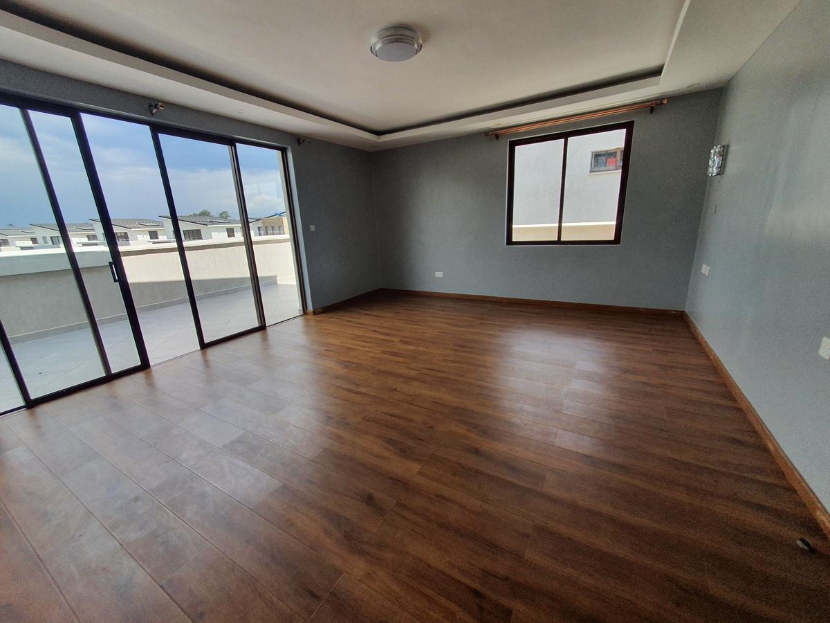 4 Bed House with En Suite in Runda - 6