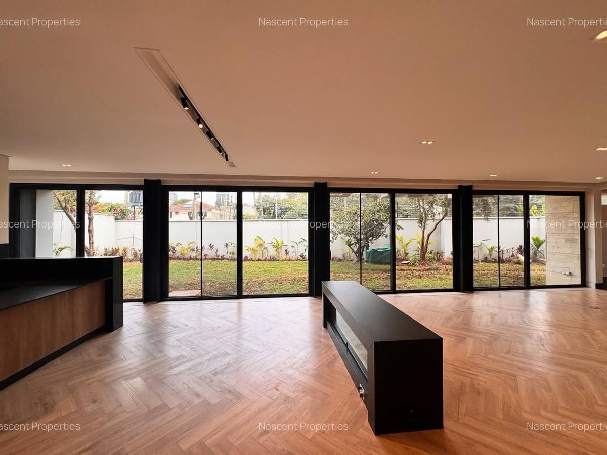 5 Bed House with En Suite in Kyuna - 6