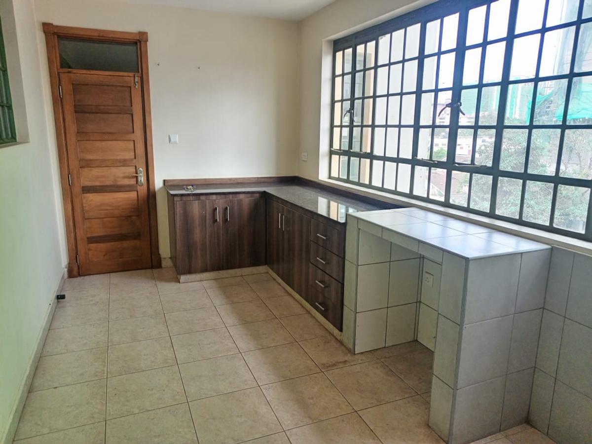 4 Bed Apartment with En Suite in General Mathenge - 10