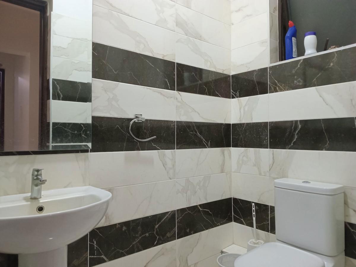 3 Bed Apartment with En Suite in General Mathenge - 5