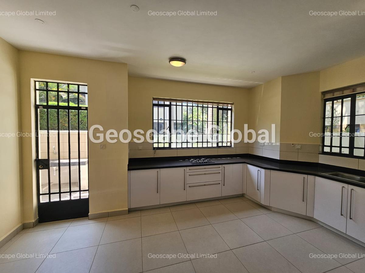 5 Bed Townhouse with En Suite in Lavington - 10