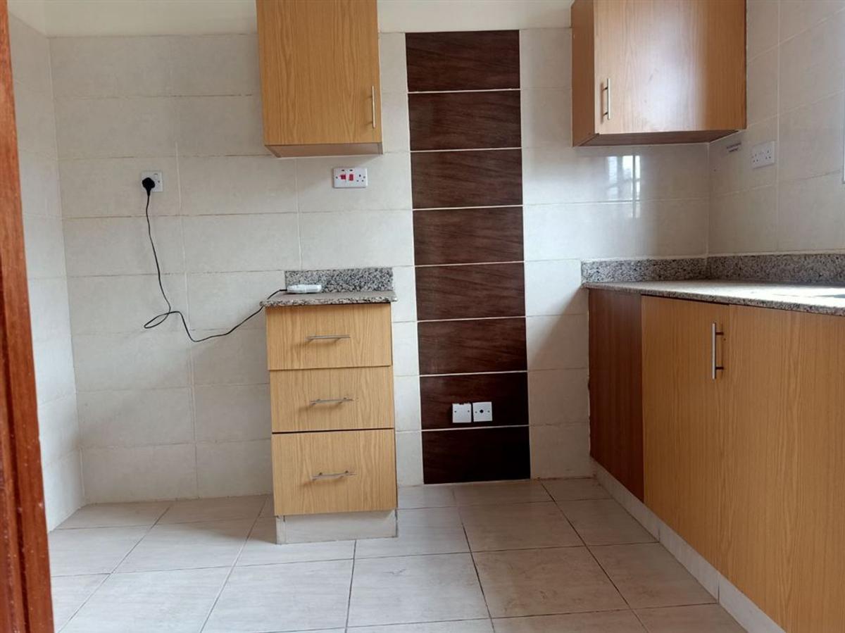 2 Bed Apartment with En Suite at Fourways Junction Estate - 8