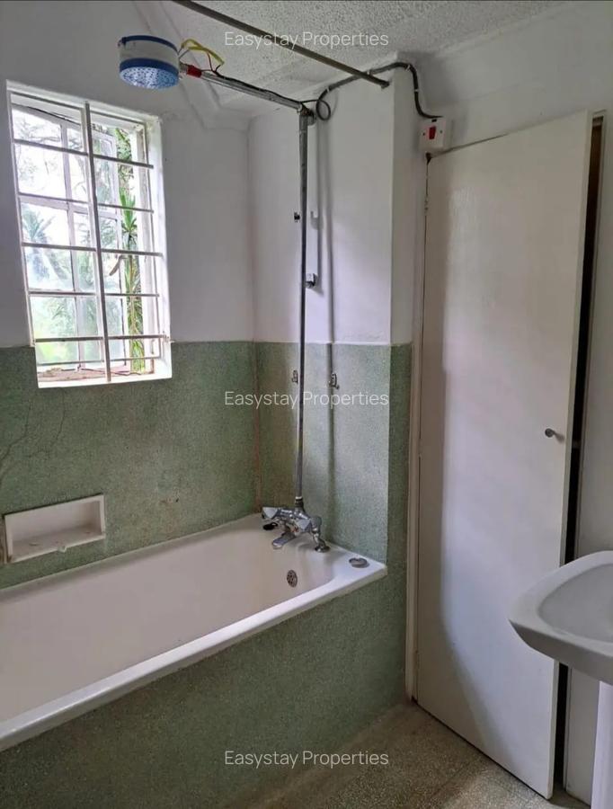 3 Bed House with En Suite in Rosslyn - 8