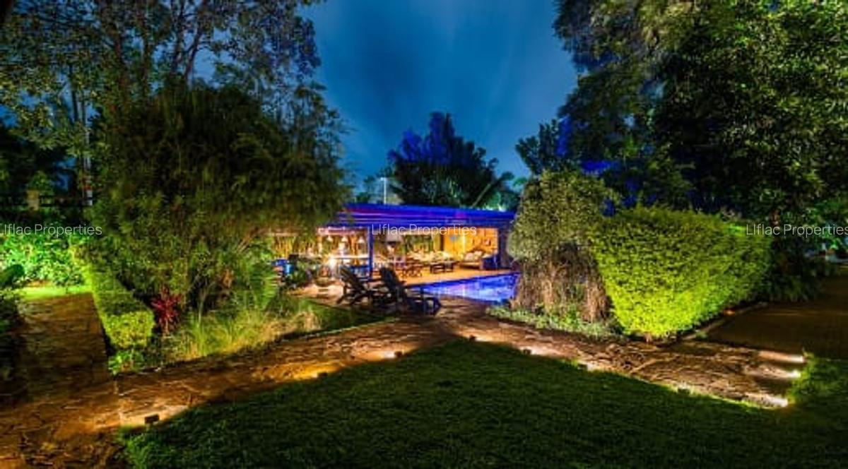 5 Bed House with En Suite in Runda - 18