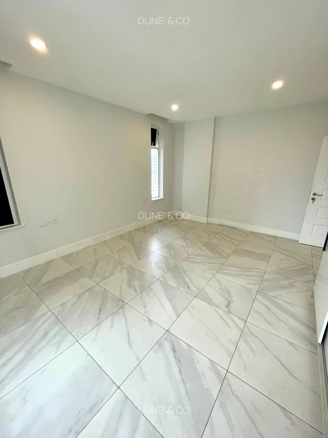 Serviced 1 Bed Apartment with En Suite in Westlands Area - 14