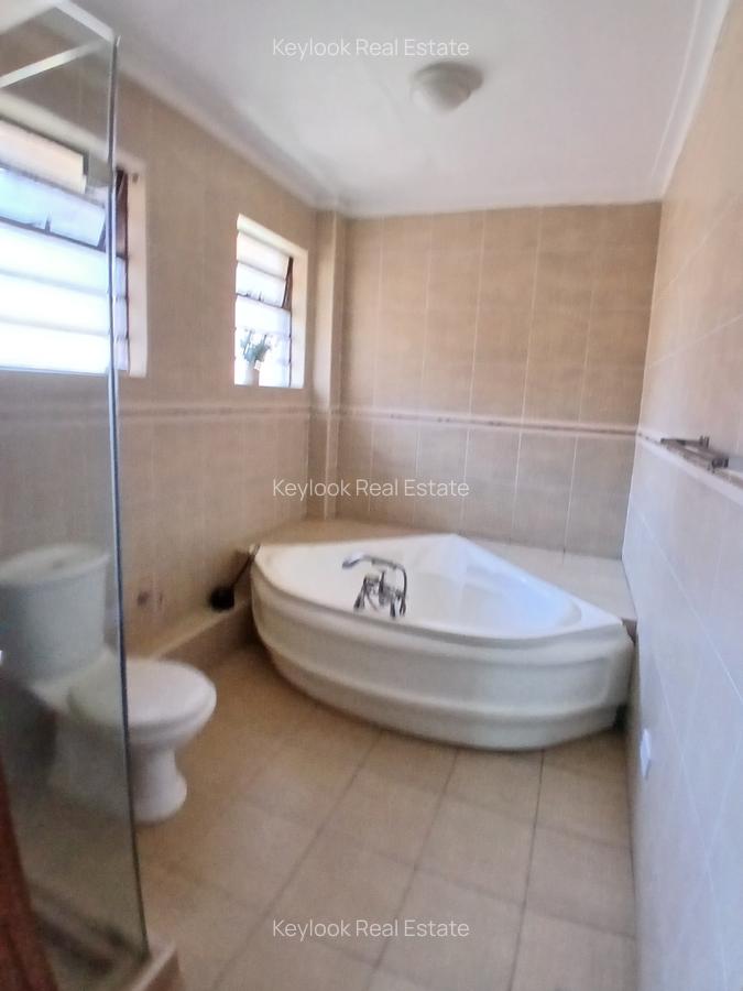 5 Bed Townhouse with En Suite at Lavington - 8