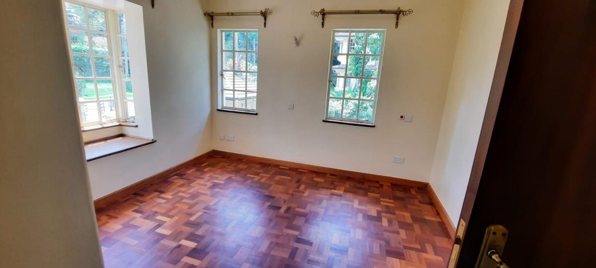 5 Bed Townhouse with En Suite in Lavington - 17