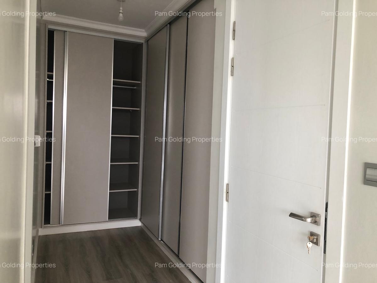 4 Bed Villa with En Suite in Runda - 13