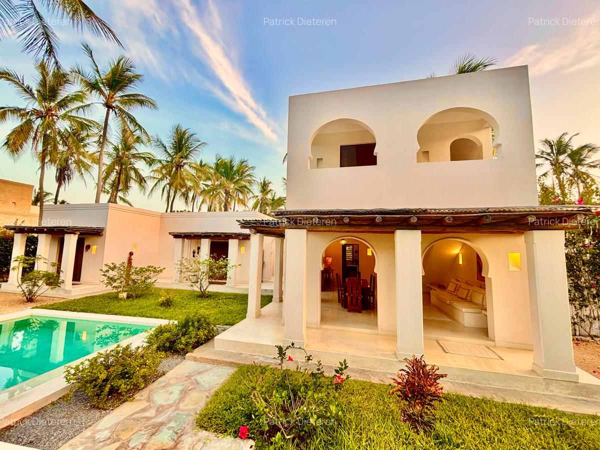 3 Bed Villa with En Suite at Off Turtle Bay Road - 3