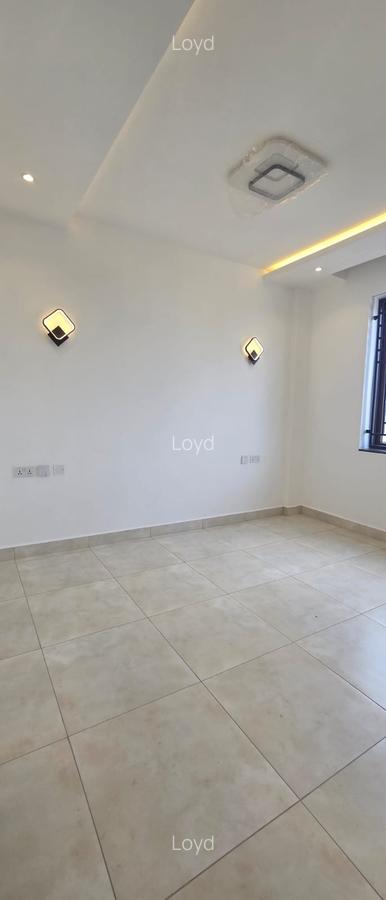 Serviced 4 Bed Apartment with En Suite in Parklands - 7