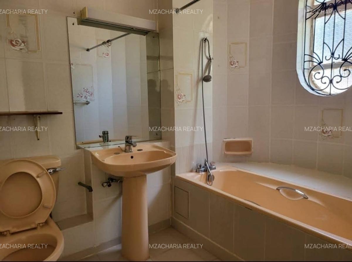 5 Bed Townhouse with En Suite in Nyari - 14