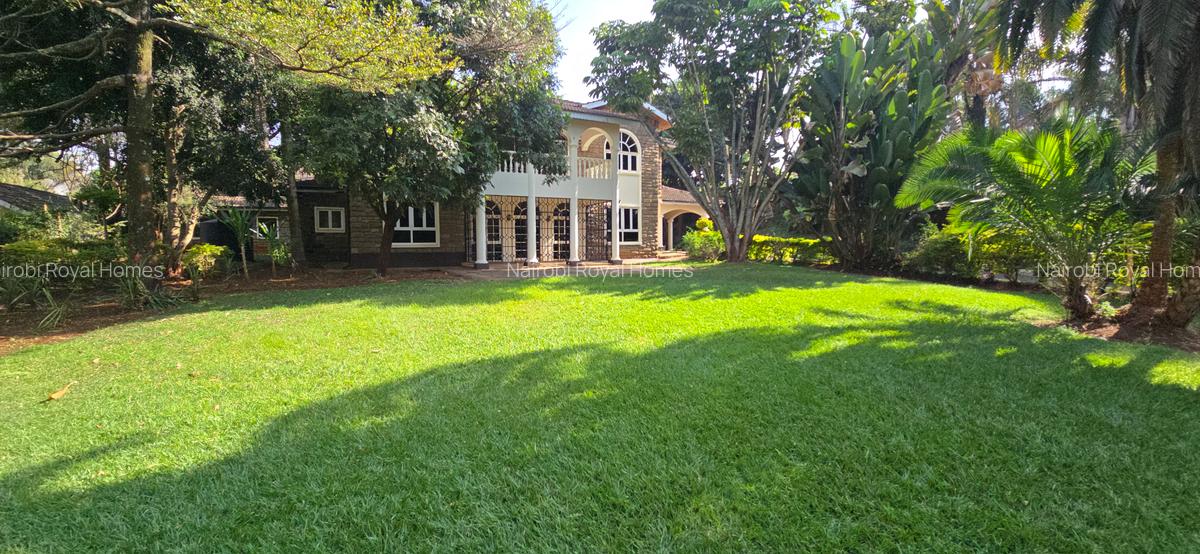 5 Bed House with En Suite at Hillview Clozse - 2