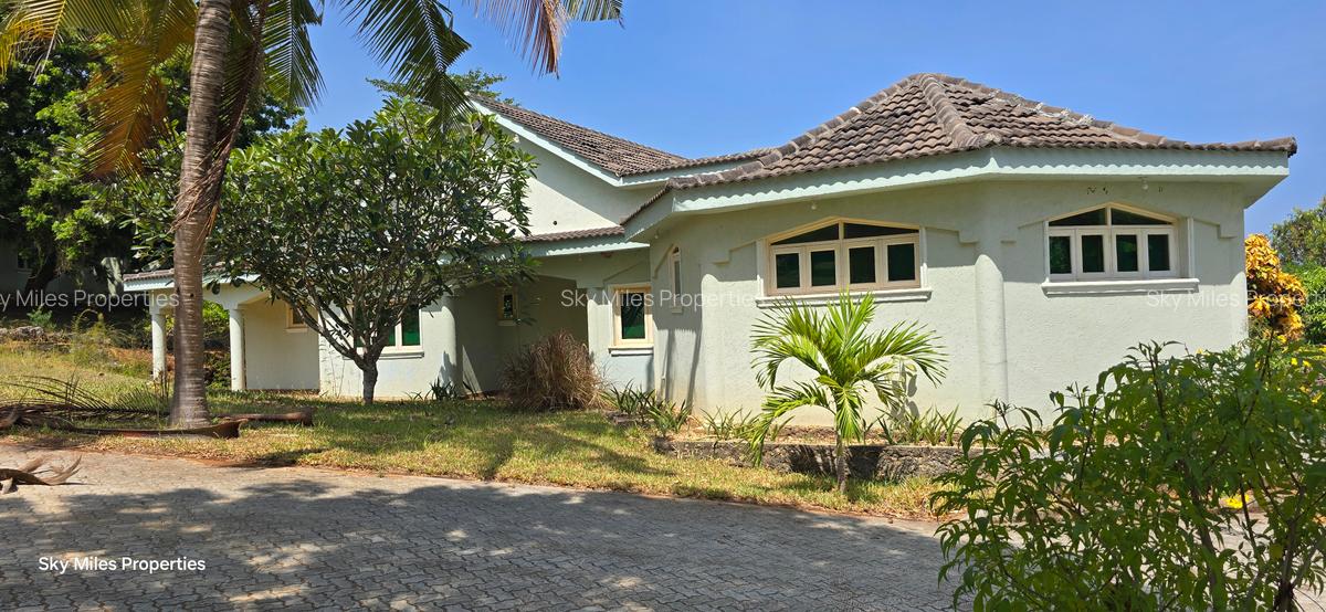 5 Bed Villa with En Suite at Vipingo - 18