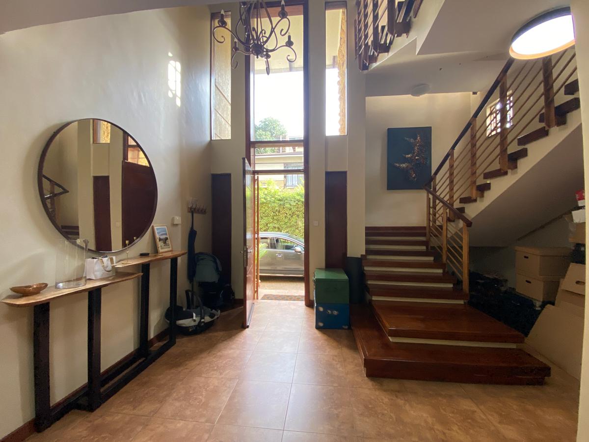 4 Bed Villa with En Suite in Lavington - 7