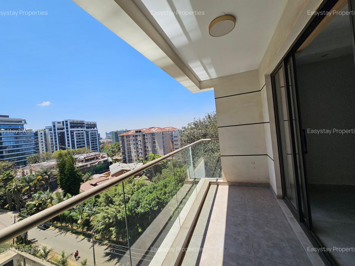 3 Bed Apartment with En Suite in Riverside - 1