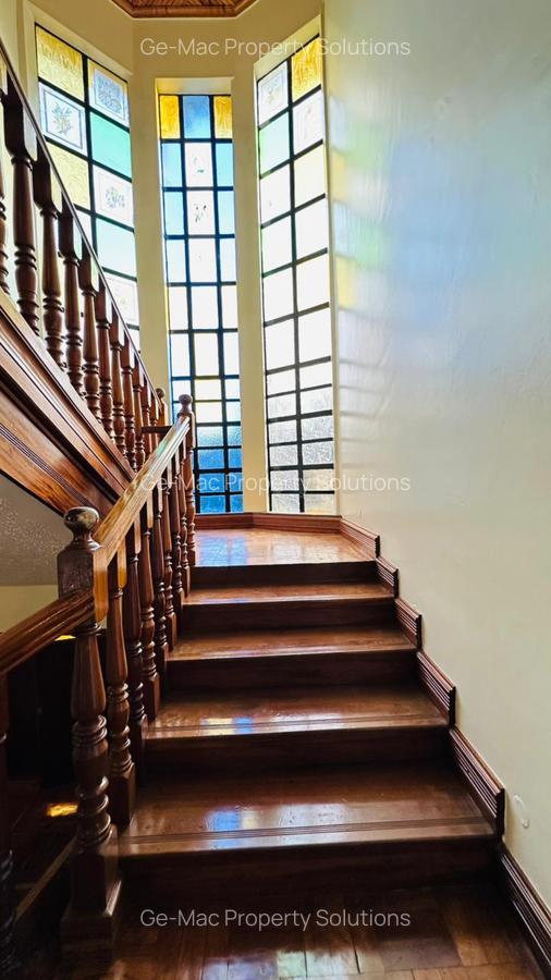 5 Bed House with En Suite in Runda - 16