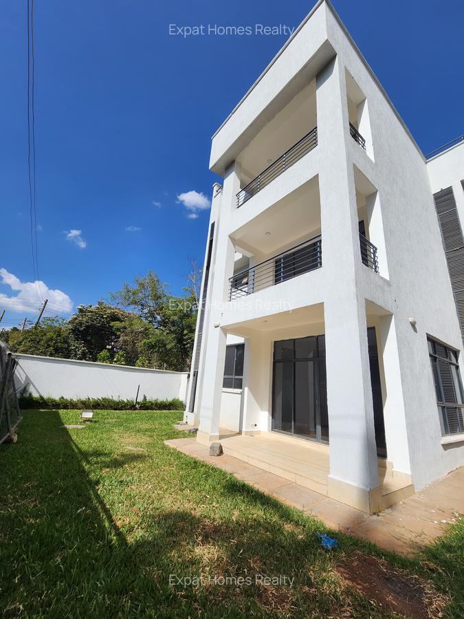 5 Bed Villa with En Suite in Lavington - 2