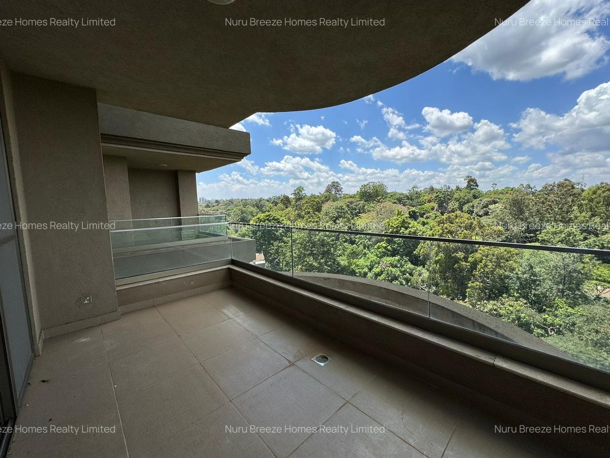 3 Bed Apartment with En Suite in Parklands - 17