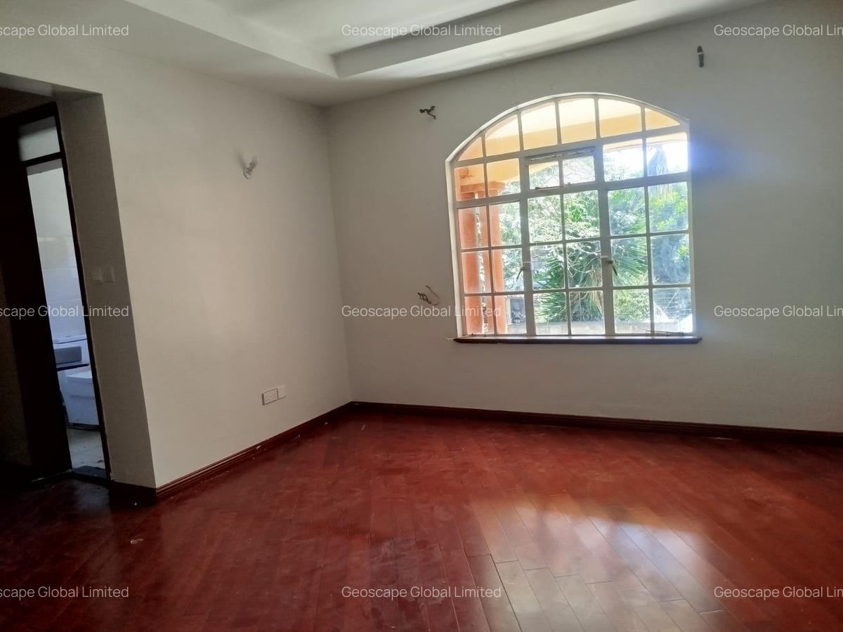 4 Bed House with En Suite in Karen - 3