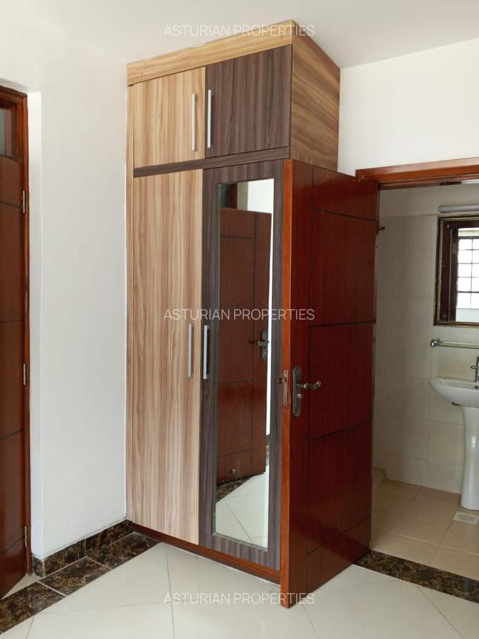 4 Bed Townhouse with En Suite in Kitisuru - 15
