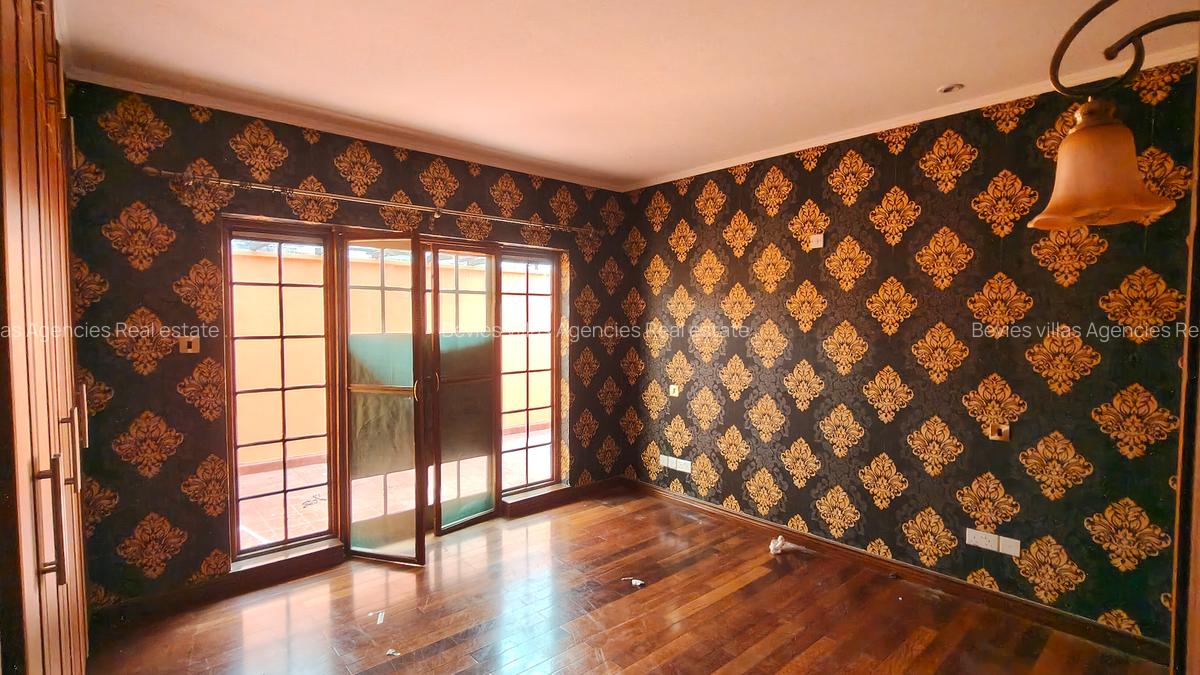 4 Bed Townhouse with En Suite at General Mathenge - 20