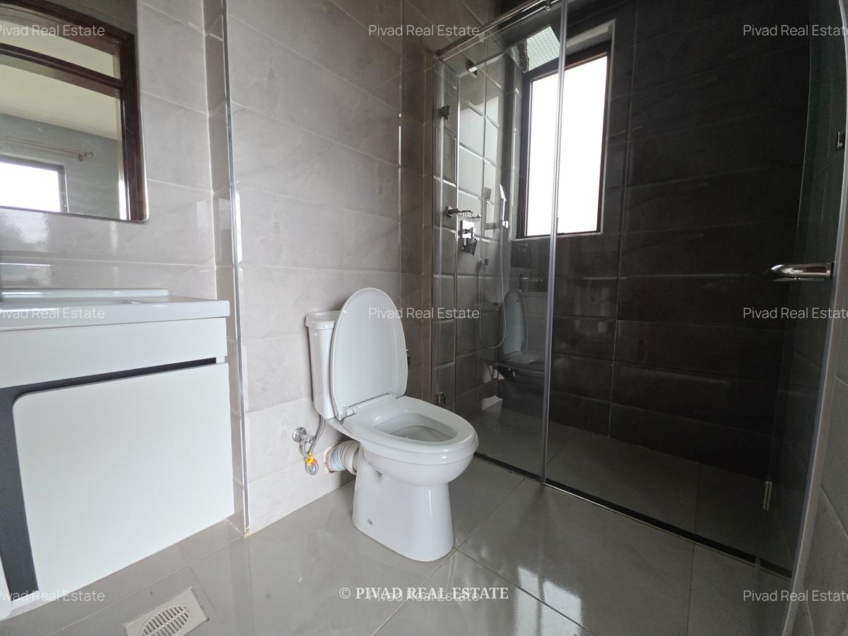 4 Bed Townhouse with Swimming Pool in Runda - 11