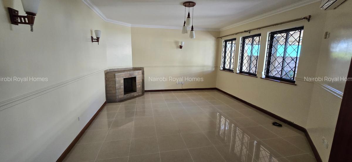 5 Bed Townhouse with En Suite at Lavington Road - 19