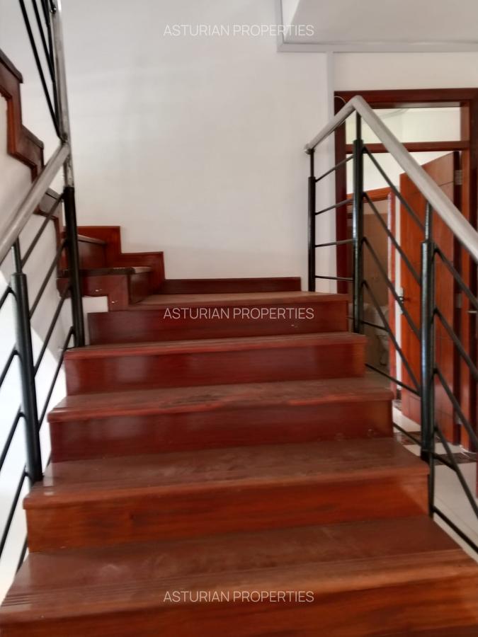4 Bed Townhouse with En Suite in Kitisuru - 13