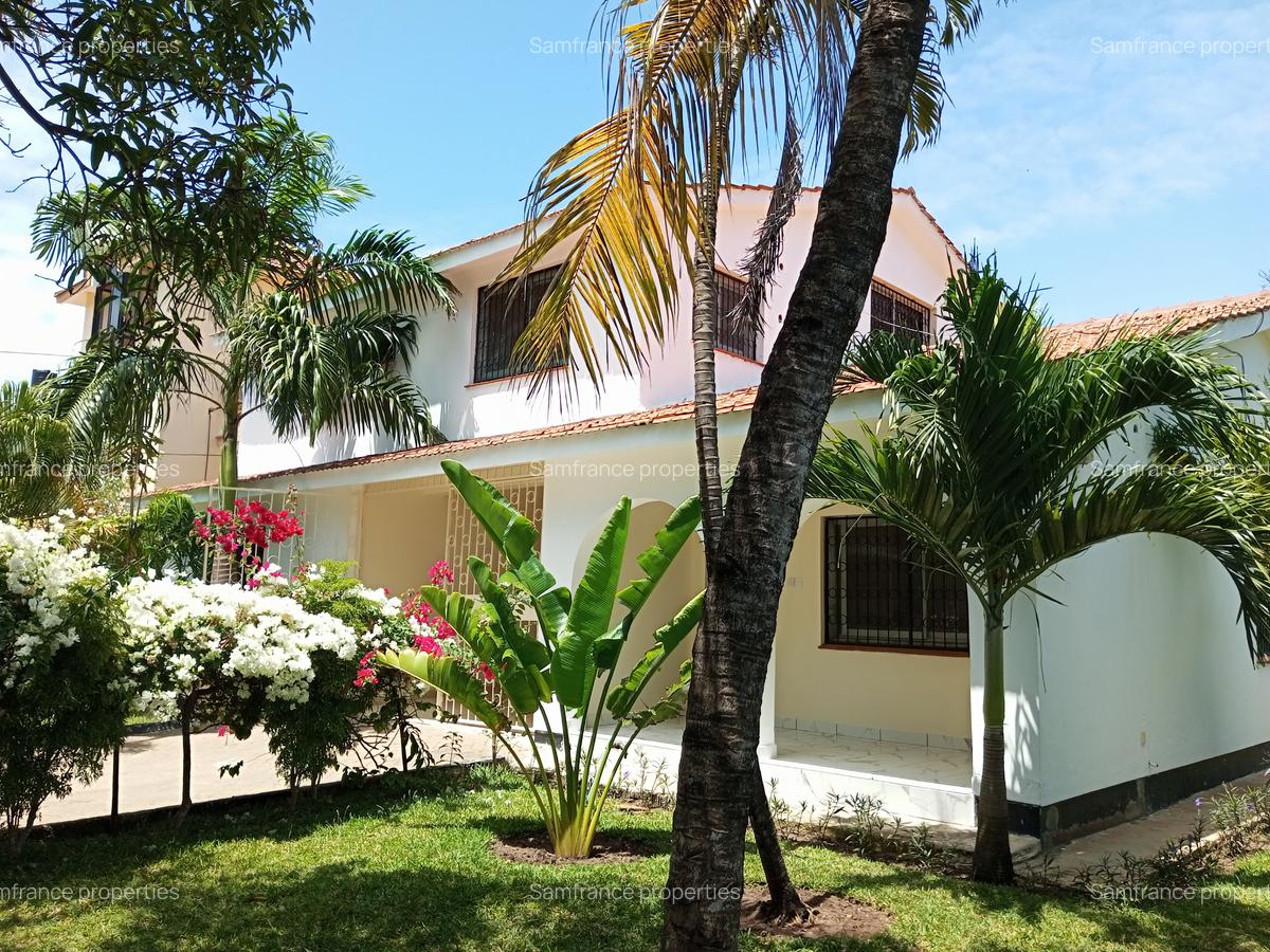 4 Bed Villa with Staff Quarters at Links Road - 2