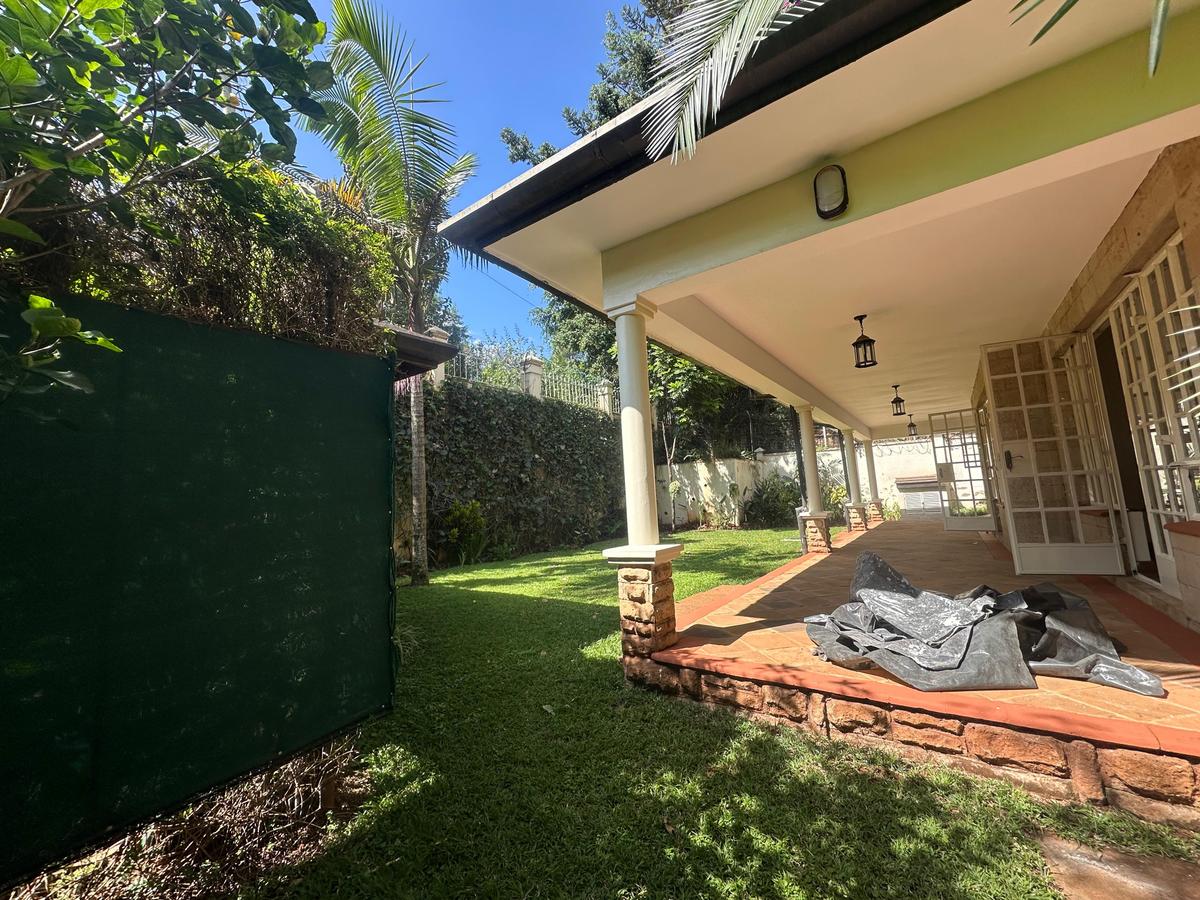 5 Bed Townhouse with En Suite in Lavington - 19