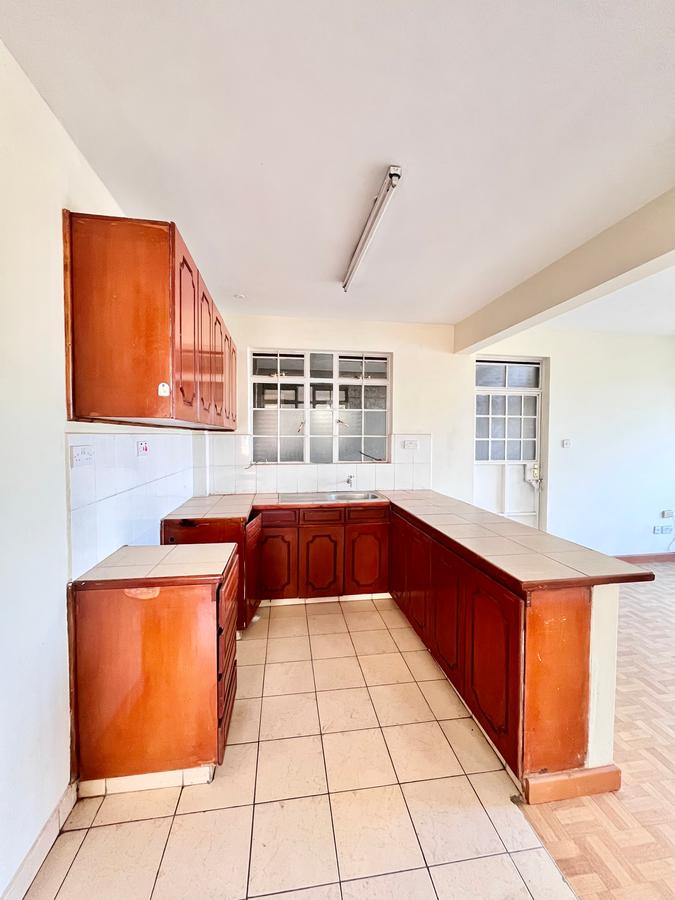 3 Bed Apartment with En Suite in Thika - 4