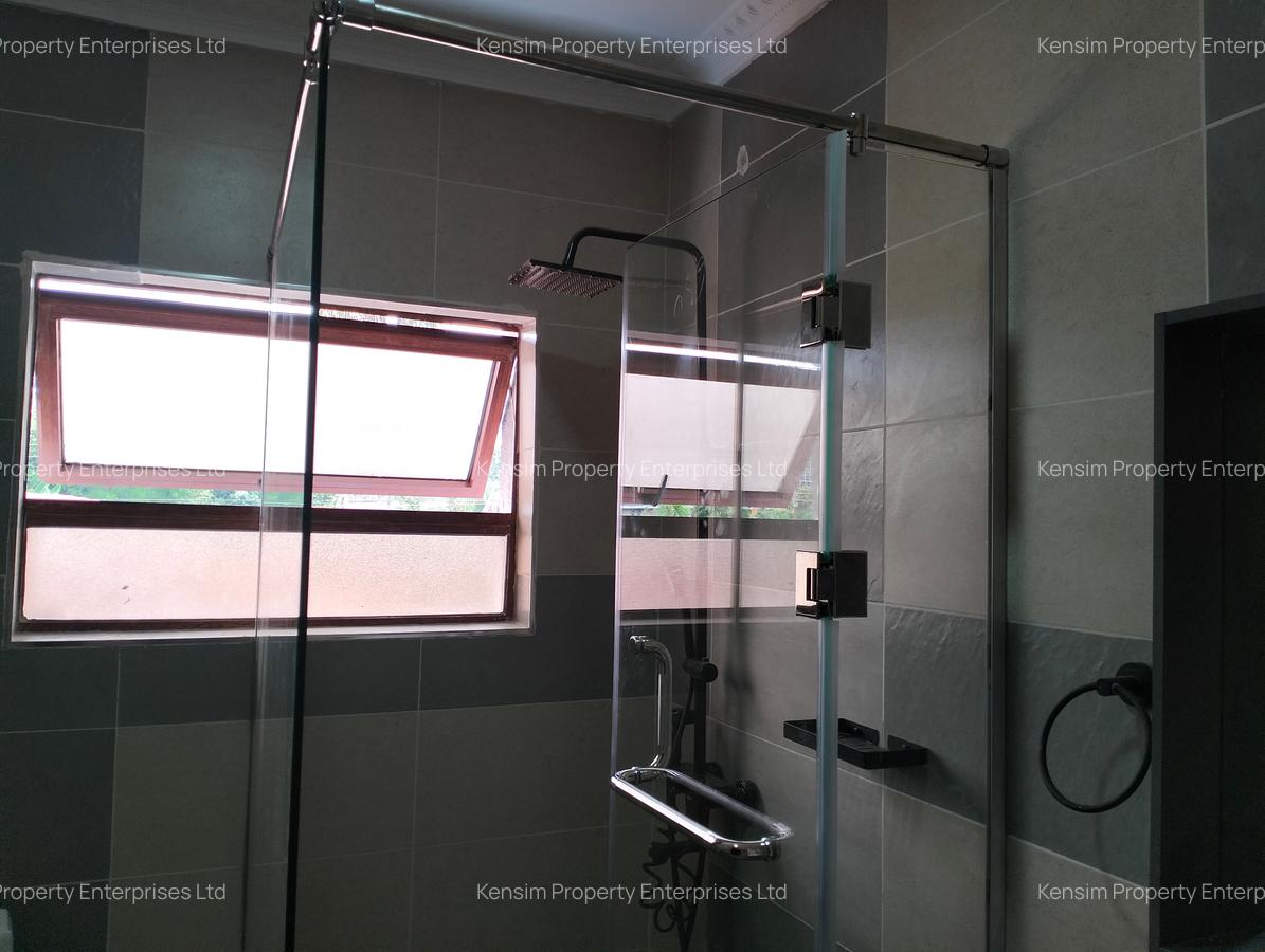 5 Bed Townhouse with En Suite in Kitisuru - 16