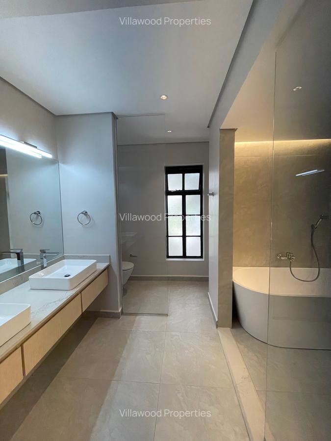 7 Bed Townhouse with En Suite in Lavington - 2