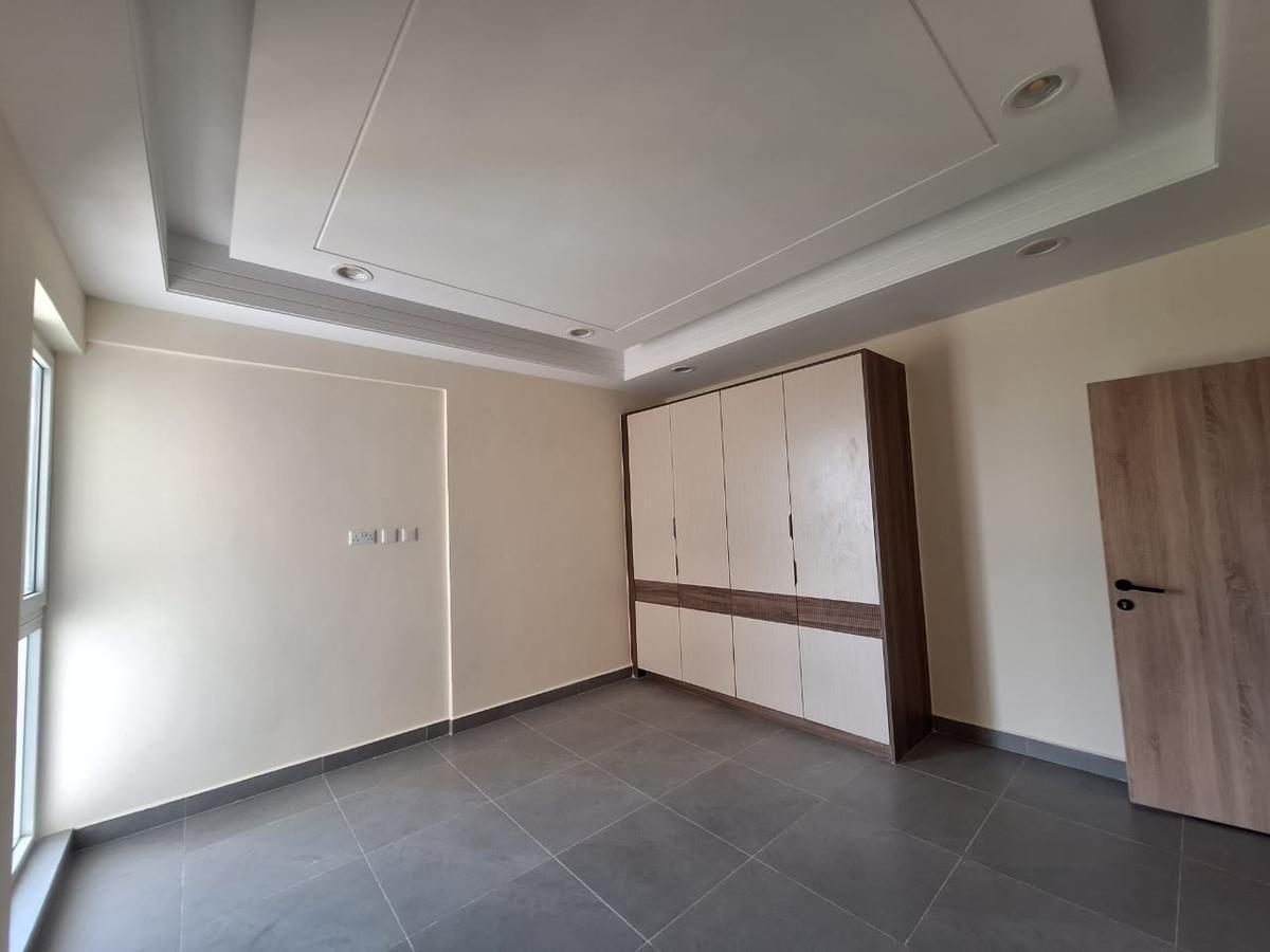 2 Bed Apartment with En Suite at Parklands - 11