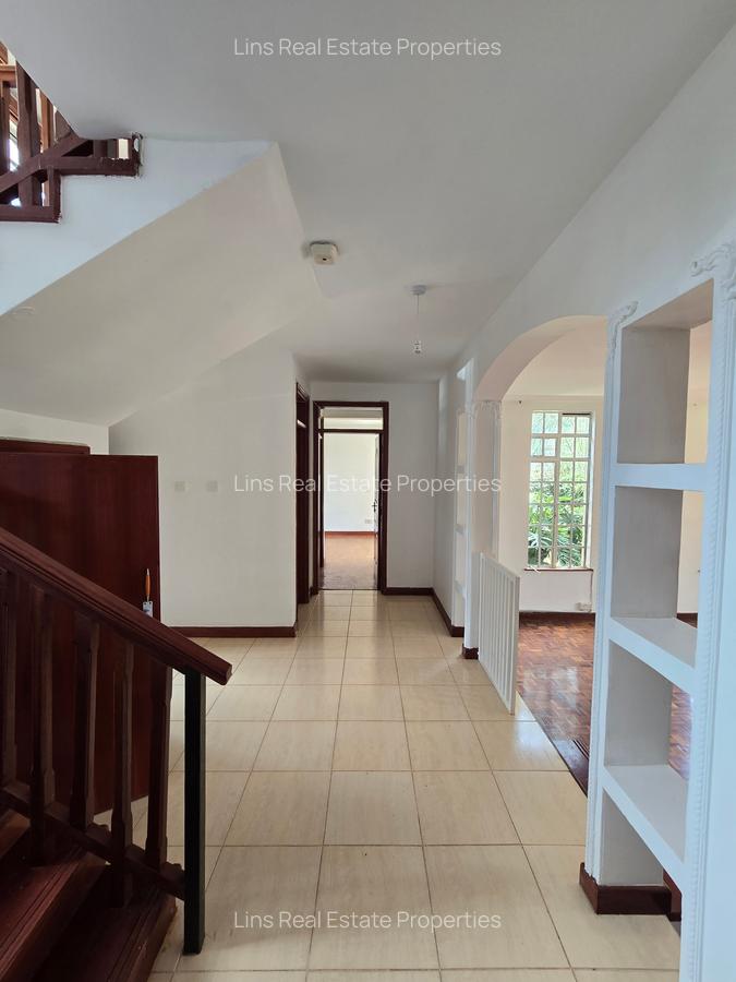 5 Bed Townhouse with En Suite in Rosslyn - 11