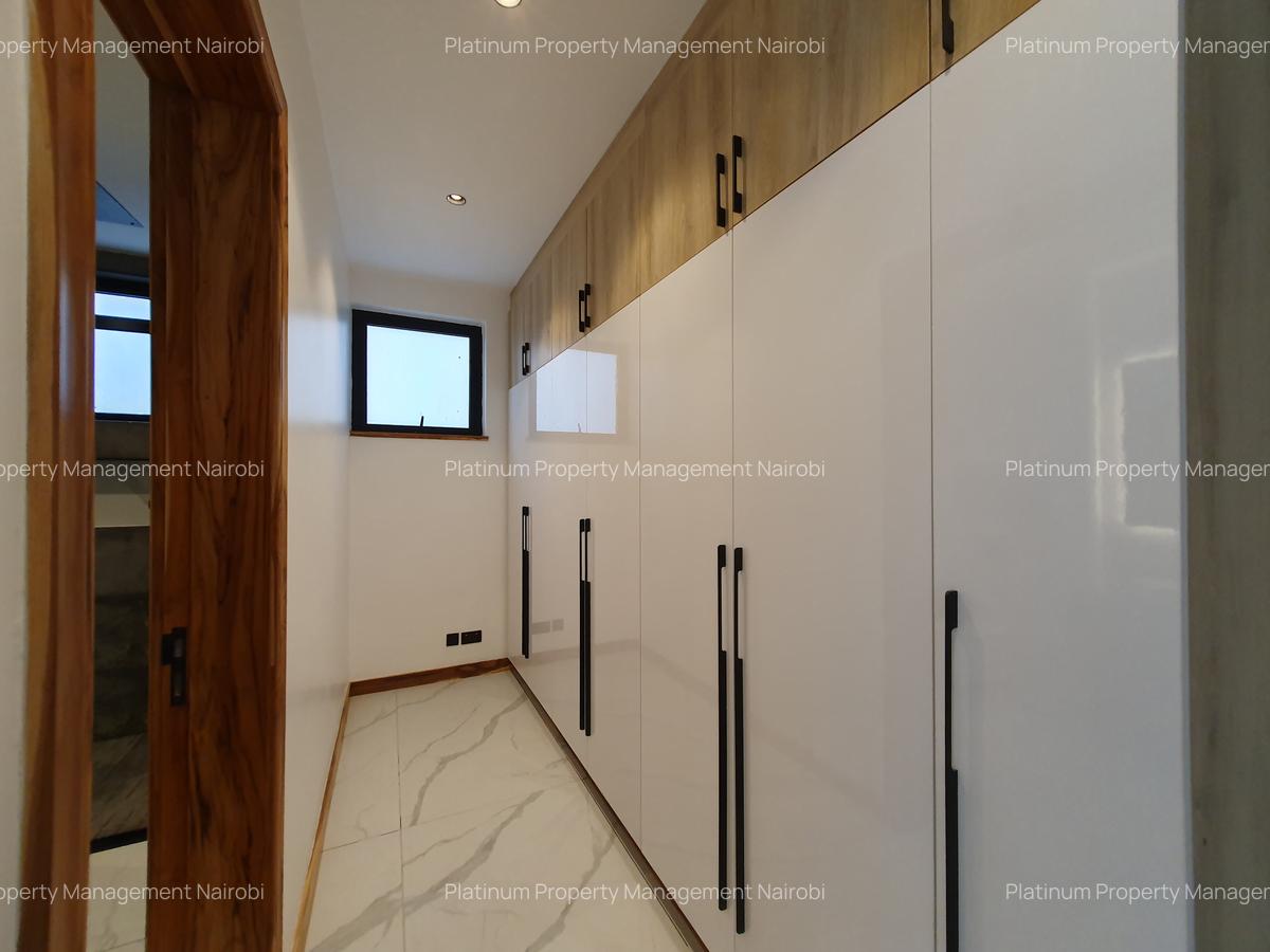 2 Bed Apartment with En Suite at Westlands - 12