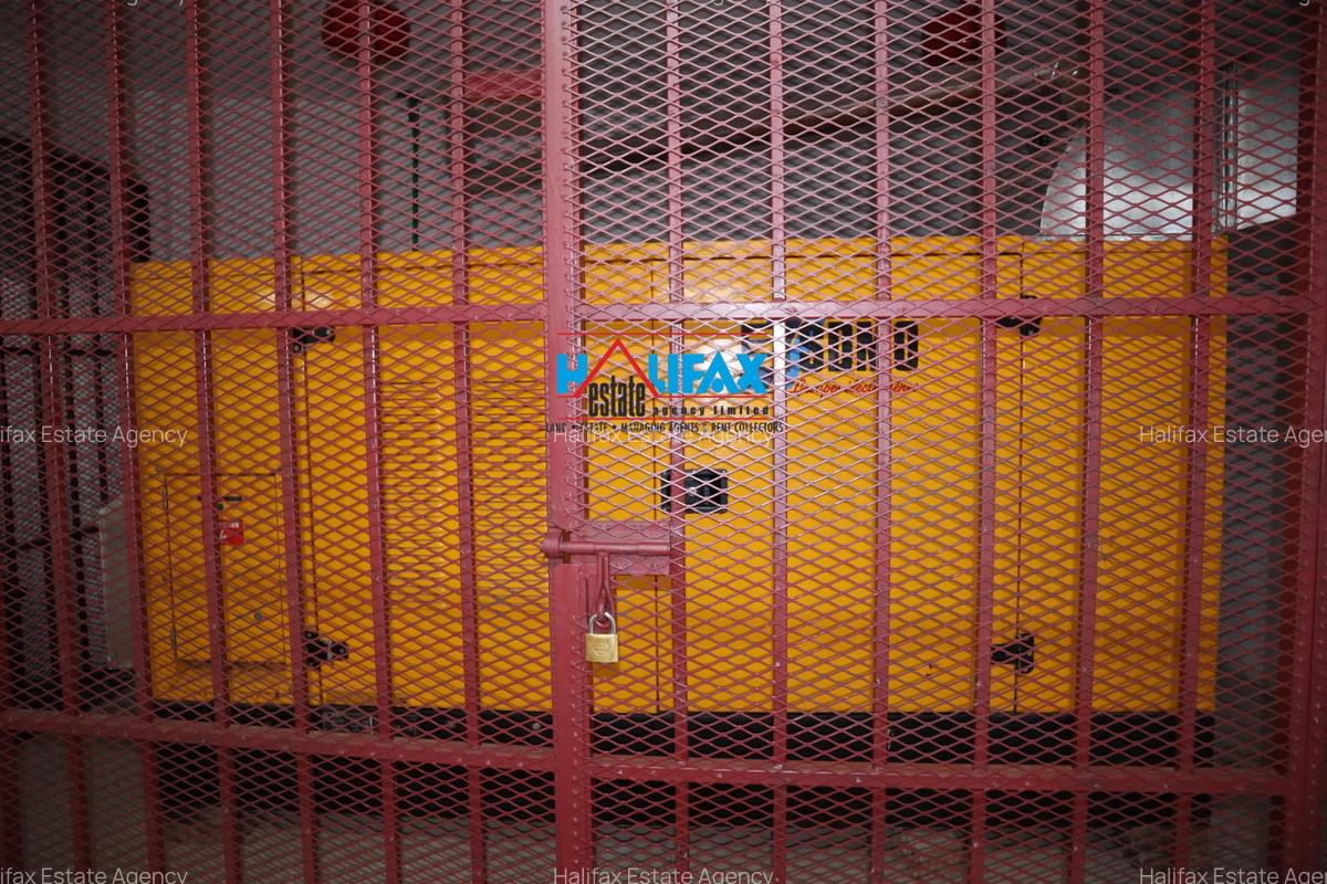 Shop with Backup Generator in Parklands - 9