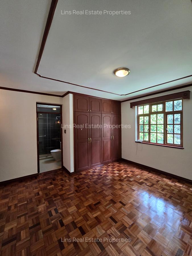 4 Bed Townhouse with En Suite in Lavington - 9