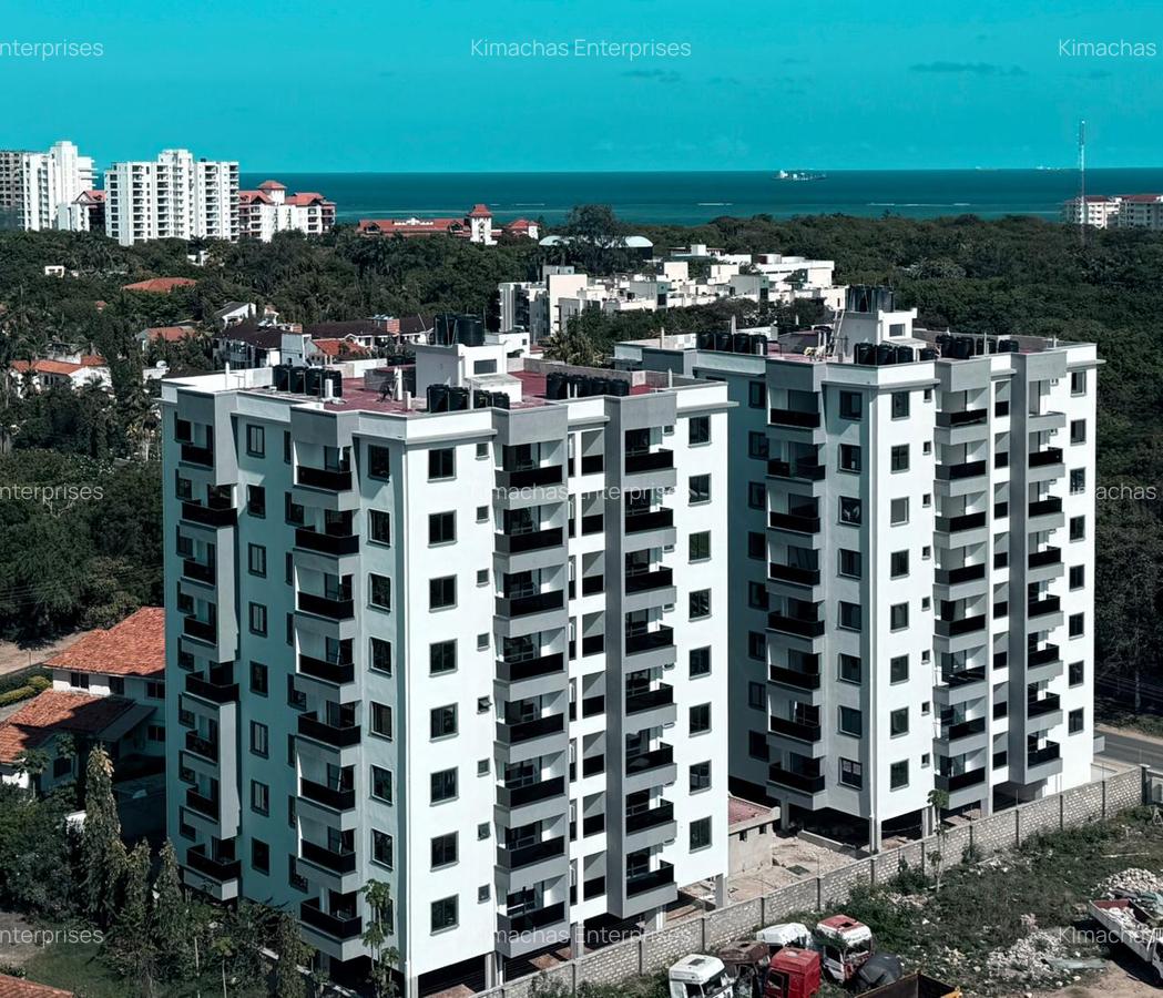 1 Bed Apartment with En Suite at Green Wood Drive - 15