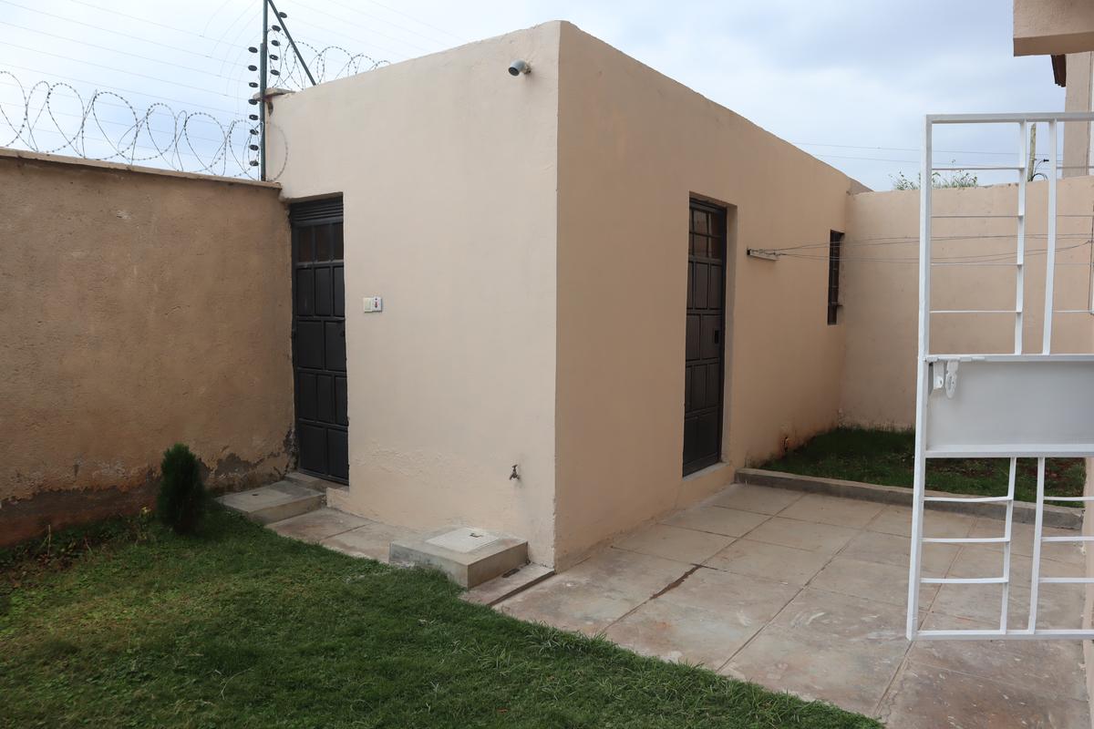 4 Bed House with En Suite at Gateway Mall - 11