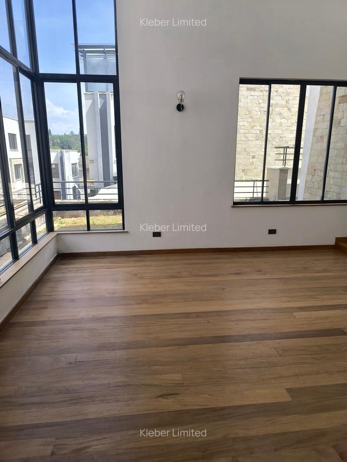 5 Bed Villa with En Suite in Lavington - 3