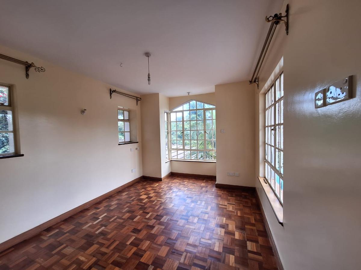 5 Bed Townhouse with En Suite in Lavington - 18