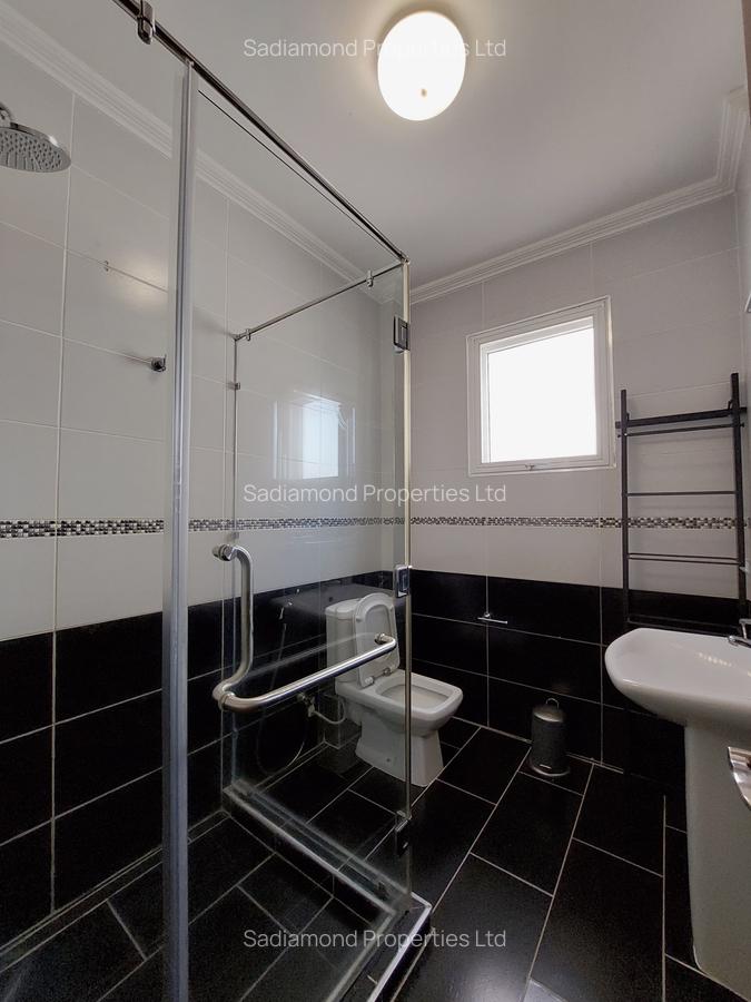 Furnished 3 Bed Apartment with En Suite in Brookside - 2