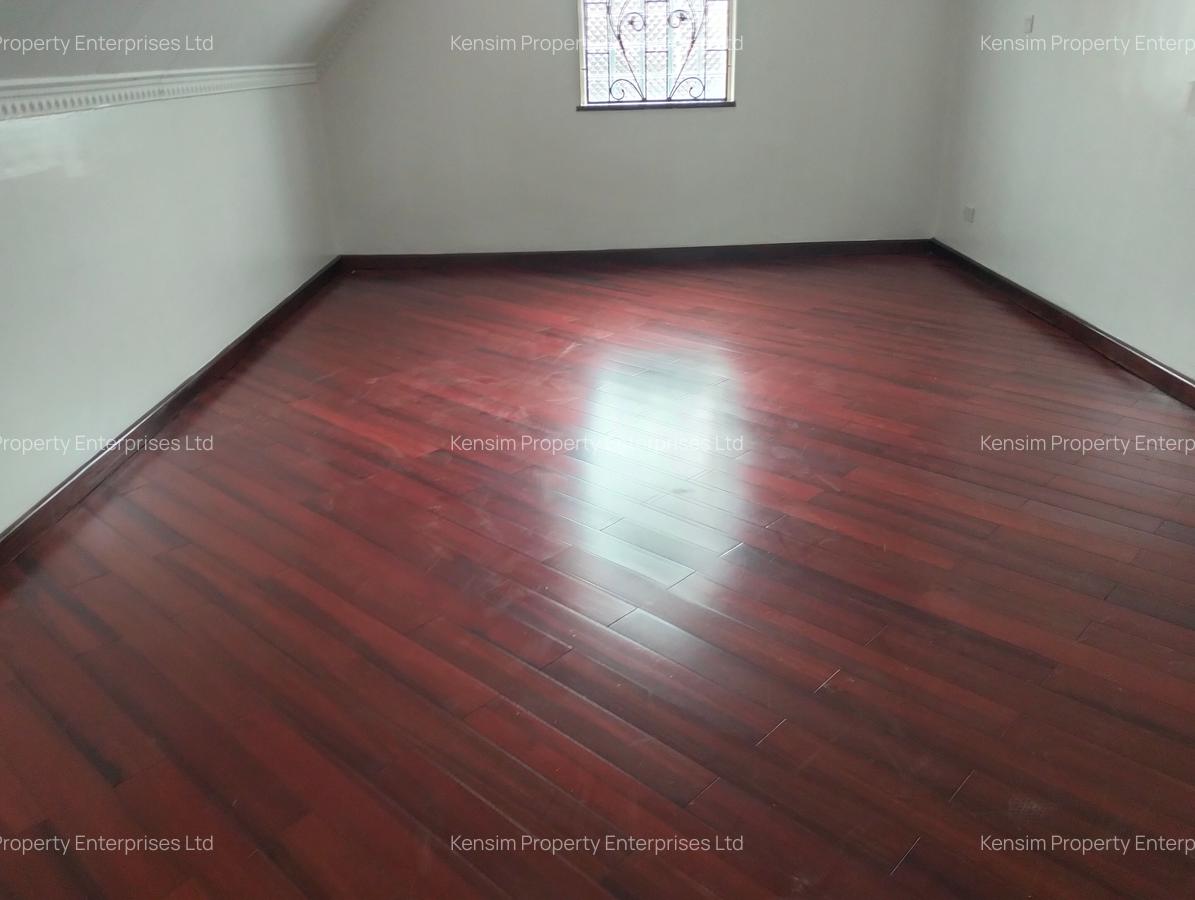 5 Bed Townhouse with En Suite in Lavington - 18