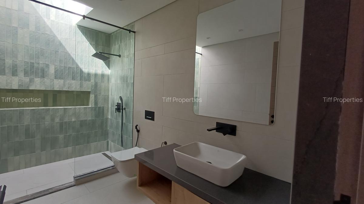 5 Bed Townhouse in Westlands Area - 15