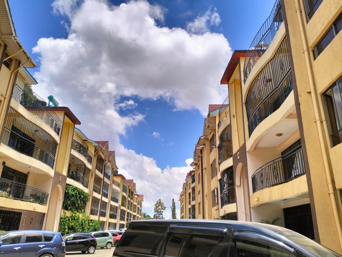 6 Bed Apartment with En Suite in Lavington - 1